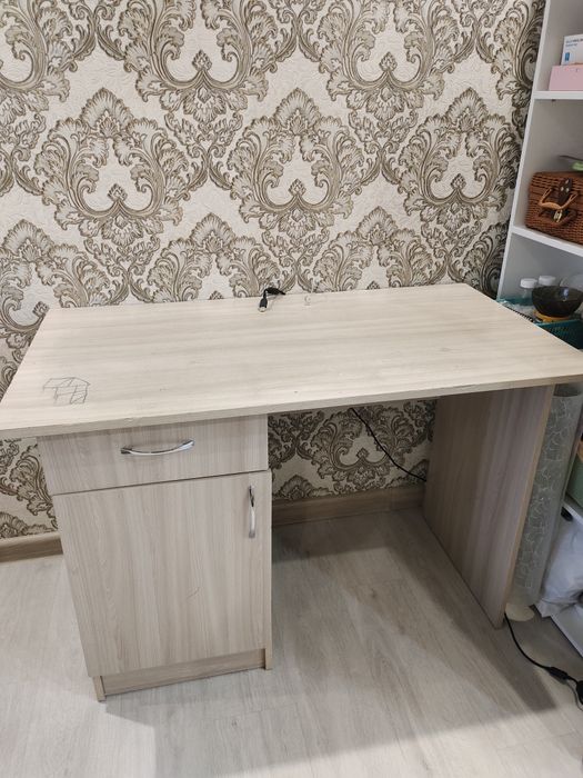 Продам Стол письменный