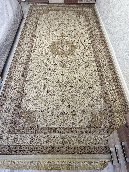 Продам ковер б/у 2м*4м