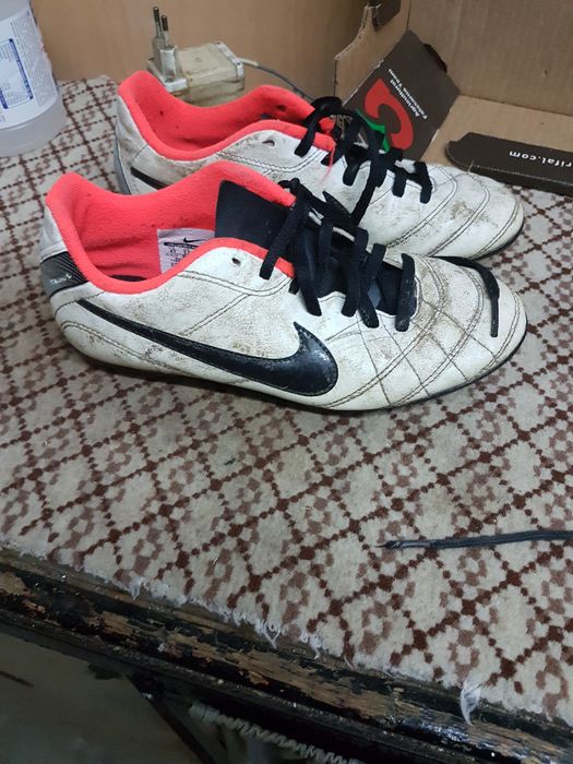 маратонки за футбол