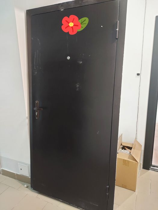 Продам входную дверь