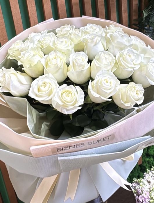 25шт. Ақ роза сатылады.