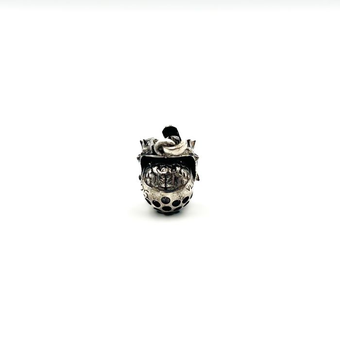 Pandantiv gotic craniu cu mască – argint 925, ochi email roșu, unicat