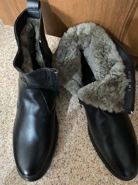 Зимние  кожаные  сапоги  продам