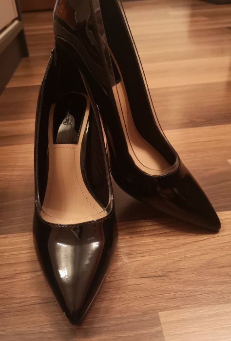 Pantofi negrii Stradivarius