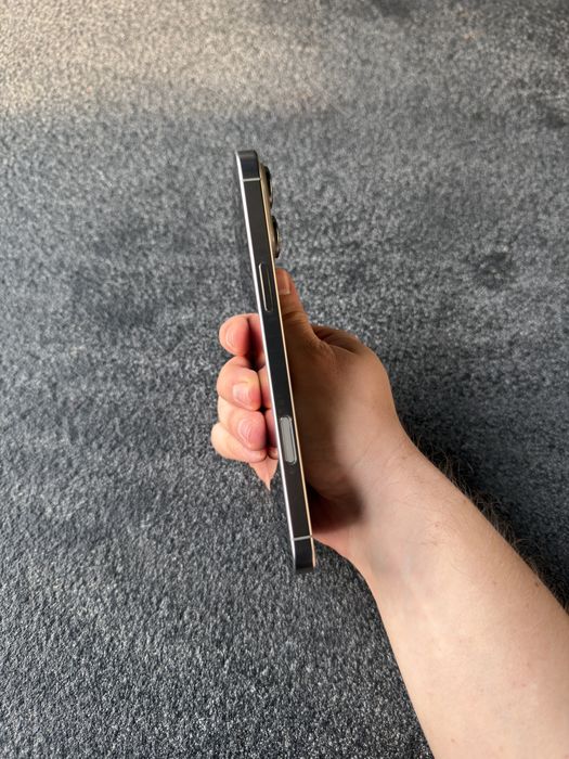 Iphone 16 pro max Titanium gri