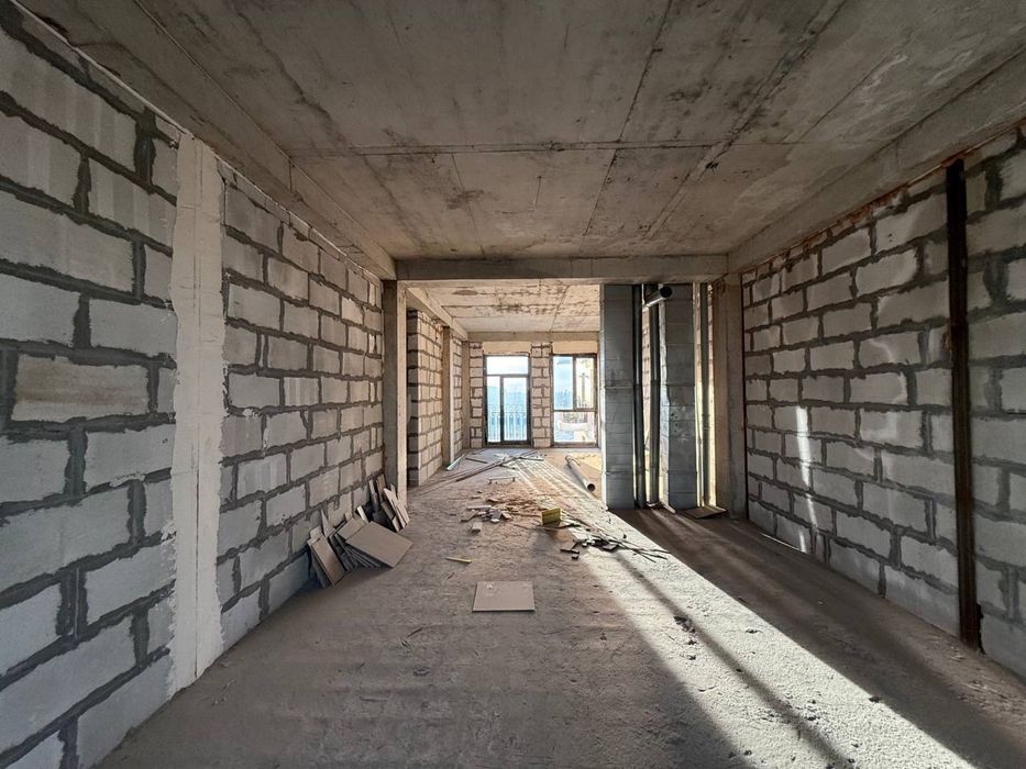 Новостройка SkyLine Tower 2 комнатная 5 этаж, 73м2. Коробка. Сквозная