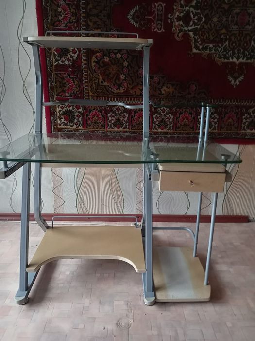 Компьютерный столик