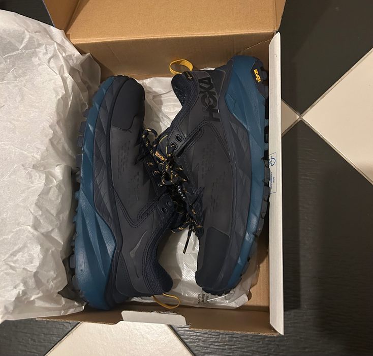 обувки Nike, Adidas и Hoka