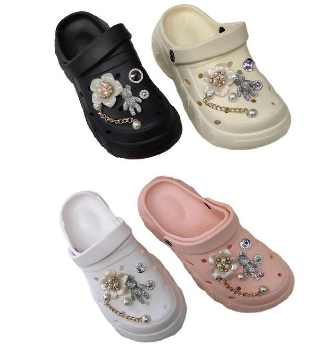 Дамски чехли с декоративни елементи