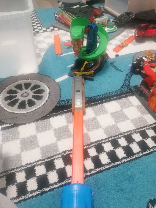 Писти Hot WHEELS