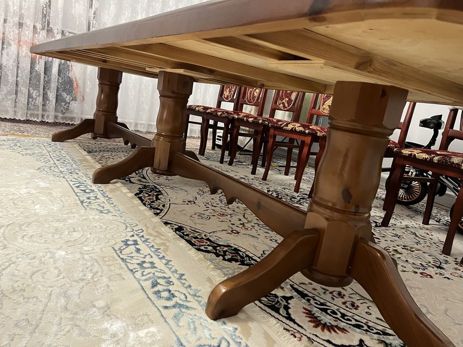 Гостинный стол без стуля