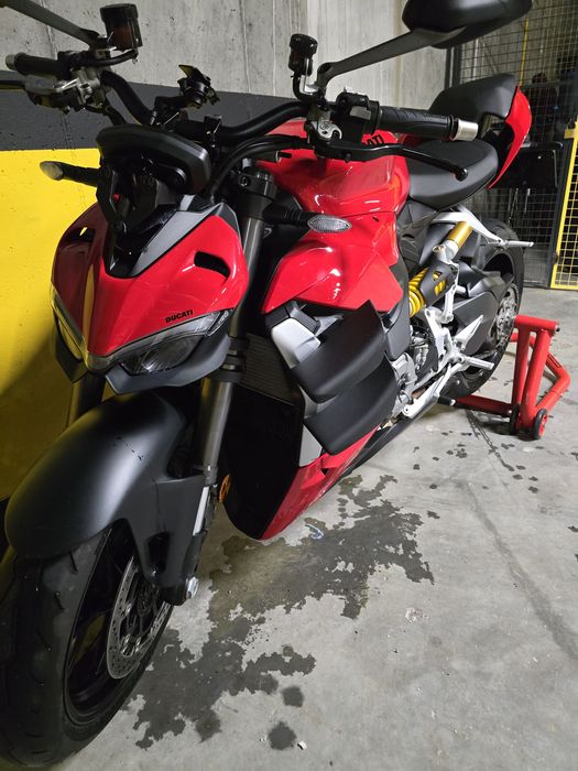 Ducati streetfigter v2 2023 Variante auto