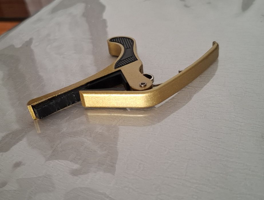 Каподастр для гитары, металлический