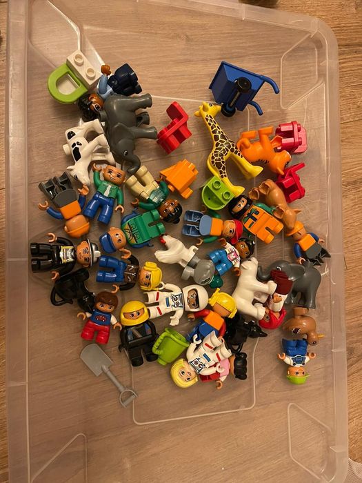 Lego duplo (множество разных деталей)