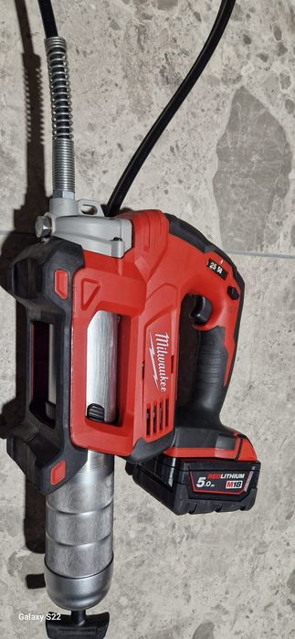 Milwaukee,Wurth gresor pe acumulator