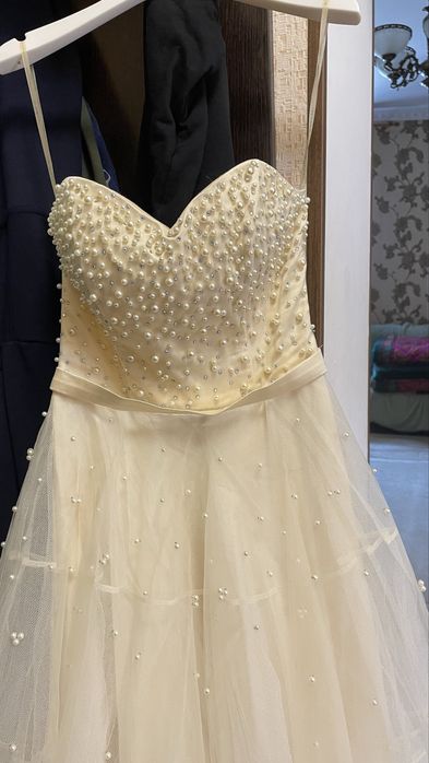 Вечерние платья