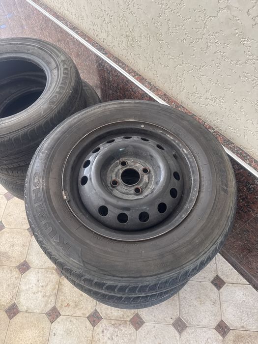R14 185/75/14.   195/70/14