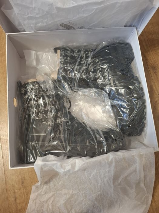 Зимни боти GUESS