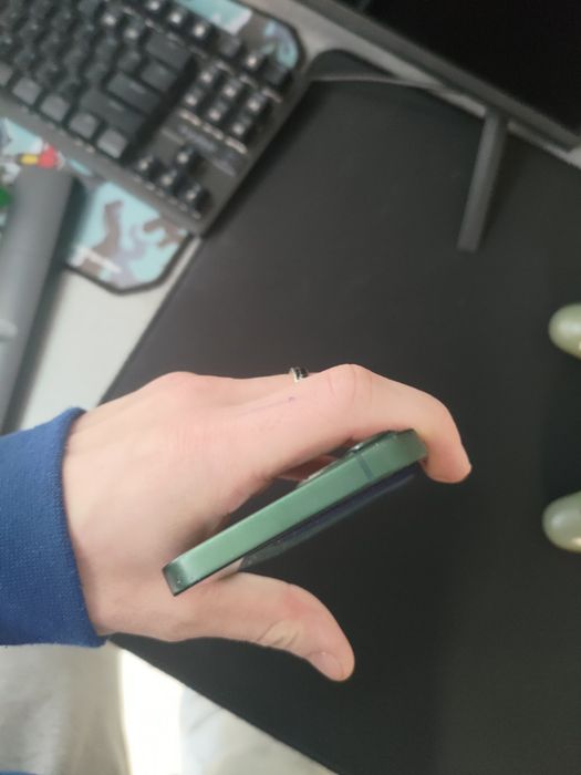 Iphone 13 128gb,cumparat acuma un an jumate