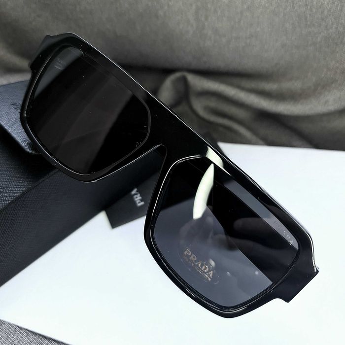 Солнцезащитные очки PR