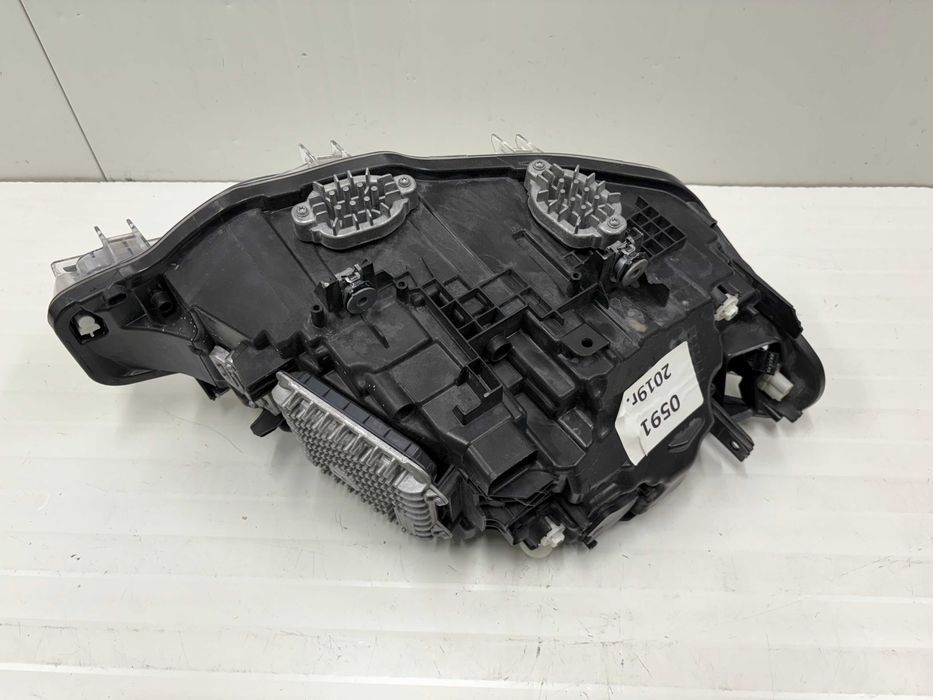 Ляв Лед фар за БМВ Ф30 Ф32 фейслифт BMW F30 LCI F31 LCI