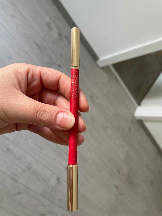 Estée Lauder
Double Wear 018 Red 24H Stay-in-Place Lip Liner creion