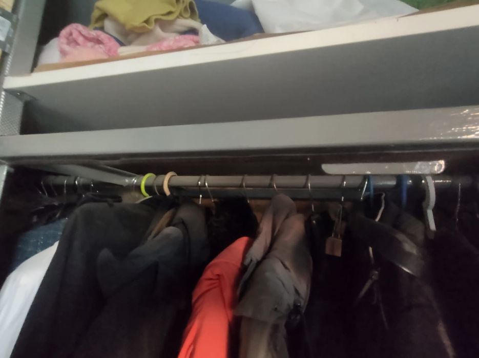 Dulap fier osb și pal  2,60 x 2,00 (nu este tabla) haine sau unelte de lucru
