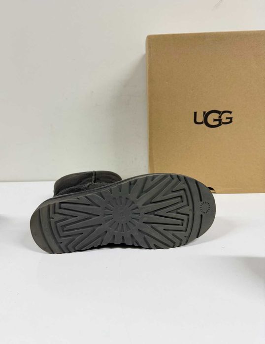 UGG Classic Short ll