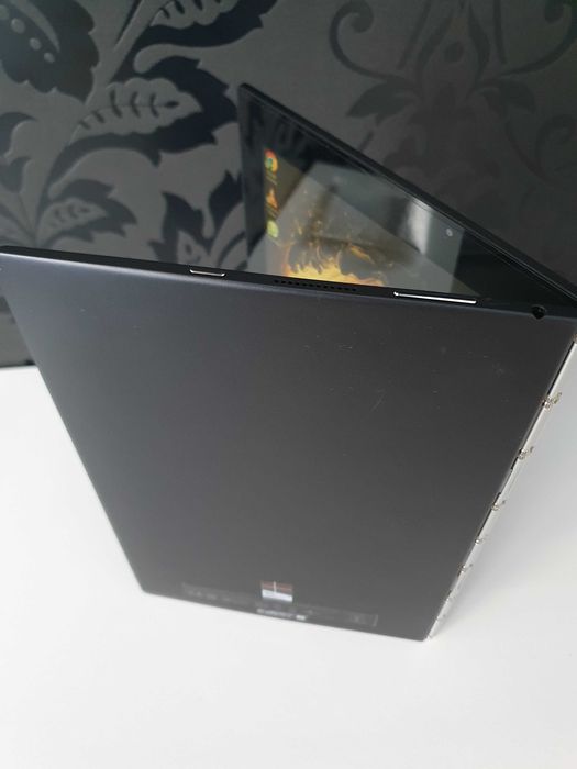 Lenovo Yoga BOOK Win 10 Pro - без следни от употреба