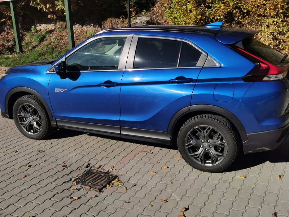 Vând Mitsubishi Eclipse Cross PHEV