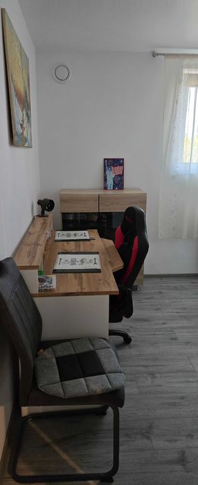 Inchiriez garsoniera Dambul Rotund, strada Caprioarei nr.3, 54mp cu 2 camere living bucatarie baie, toate renovateutilata full.
