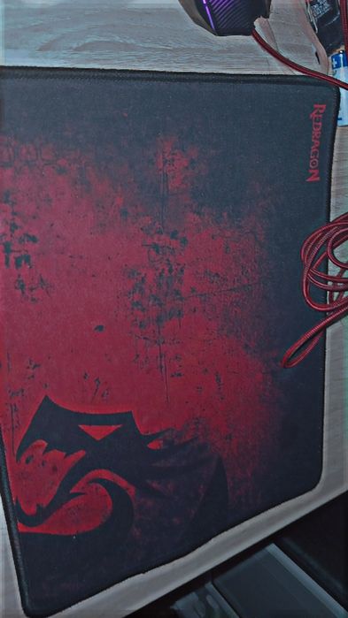 Vând laptop hp fără nici o problemă+tastatură+mouse+mouse ped