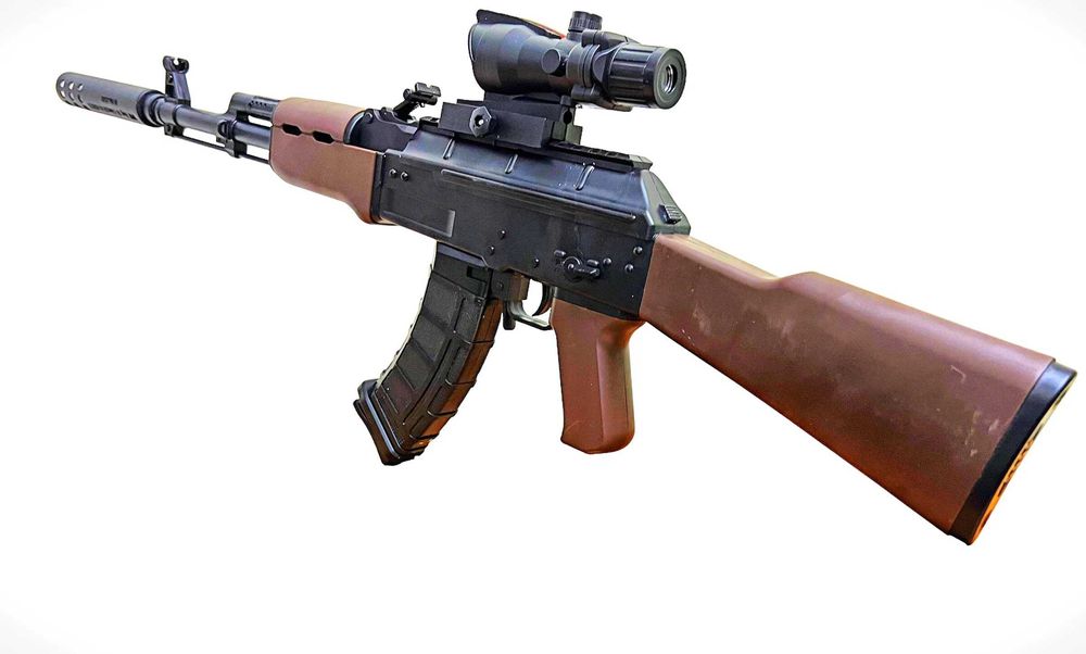 **"Маленькие Герои: Захватывающие Приключения с Arbizz M416!"**