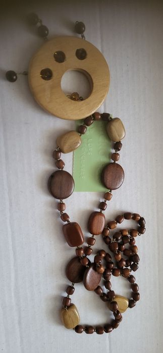 Украшения от деревянных