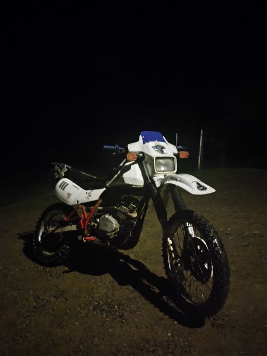 Vând cross 250cc 4t