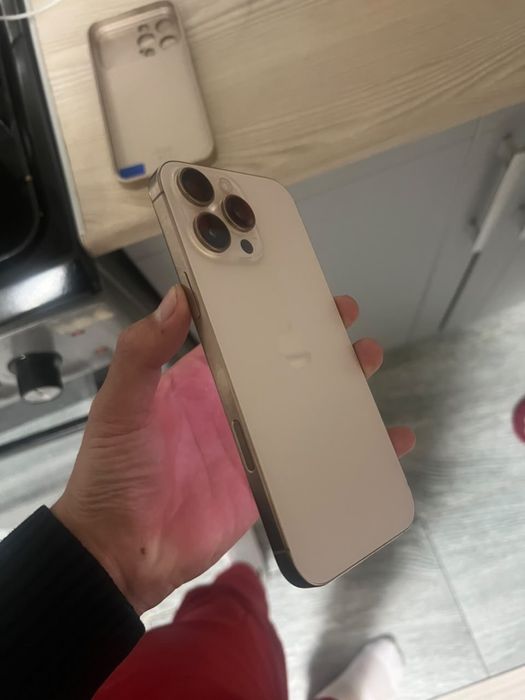 Продам iphone 16 pro max