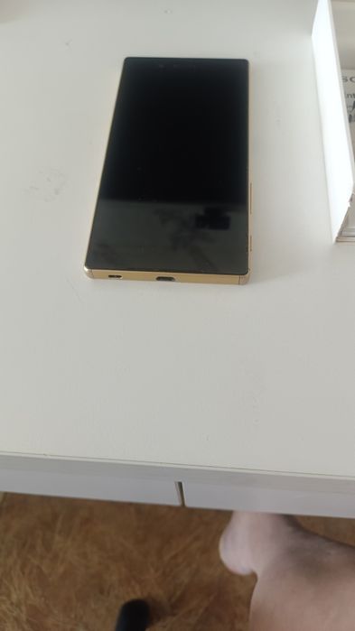 Смартфон Sony Xperia Z5
