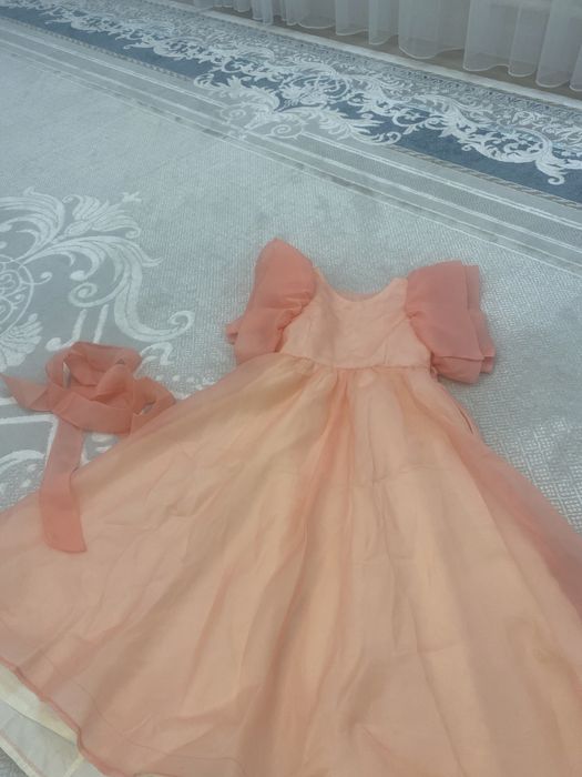 Платья на осенний балл.