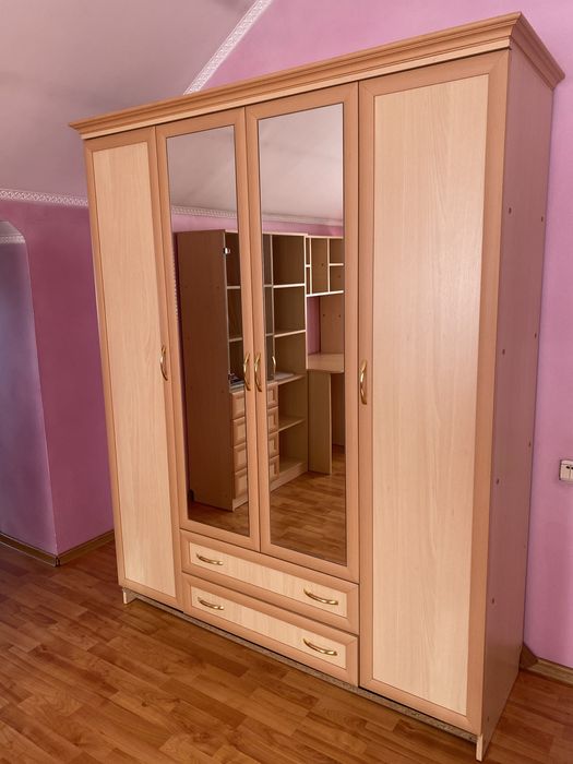 Спальный гарнитур