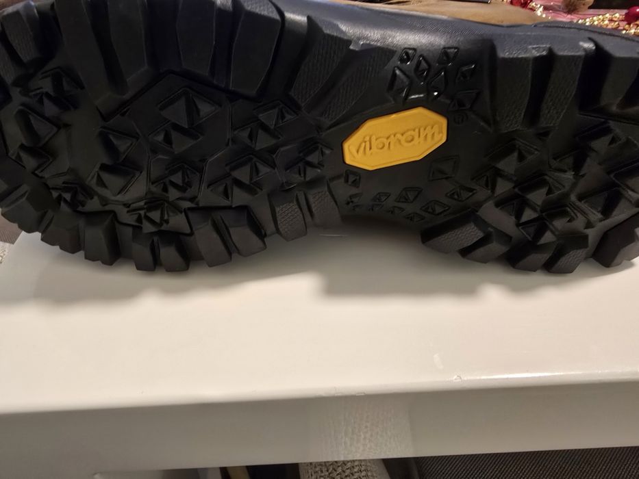 Продавам зимни мъжки обувки BENNON