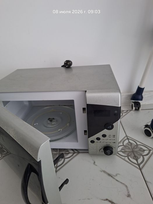 Микроволновая печь/2шт/. Electrolux  и  AVA