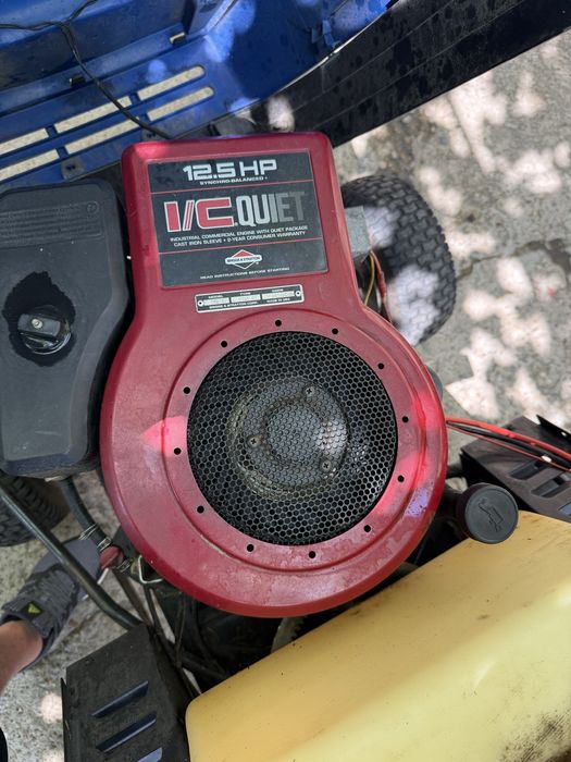 Trimar gazon benzina masina tuns iarba tractoras