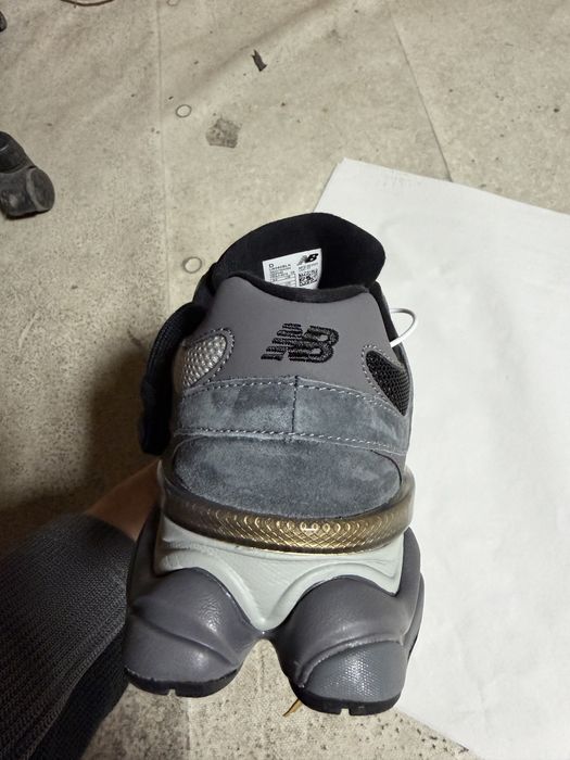 Adidasi New Balance 9060