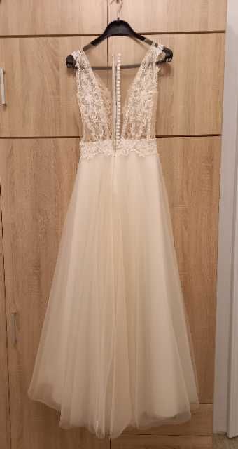 Vand rochie de mireasa, marca Darfil, culoare ivoire.