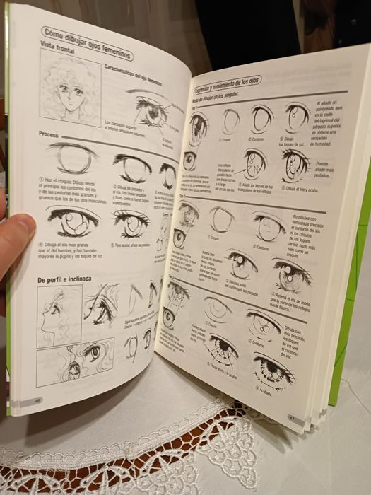 Vând carte pentru desen manga