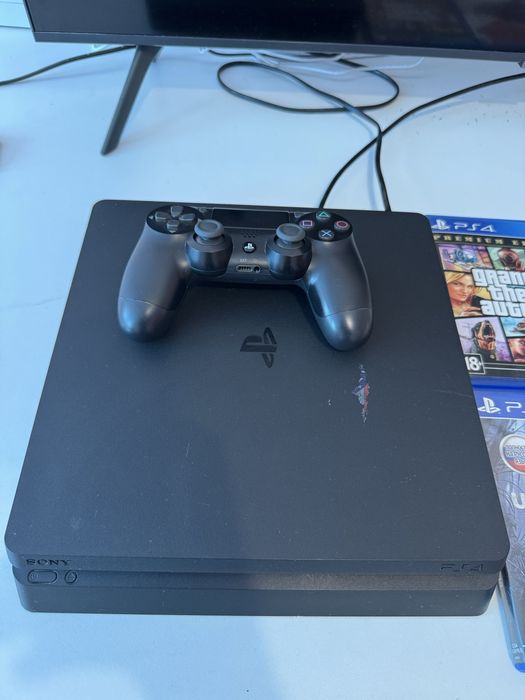 PlayStation 4 slim +1 геймпад + 6 игр