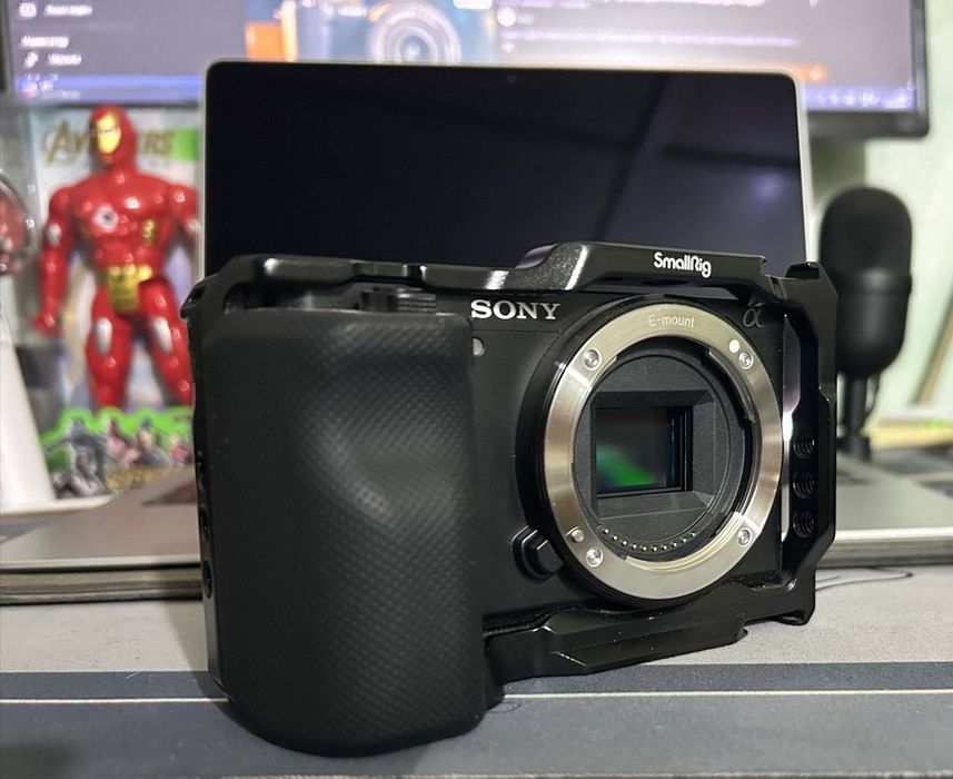 Sony ZV-E10 + Kit 16-50 + SmallRig Cage + Xotira kartasi