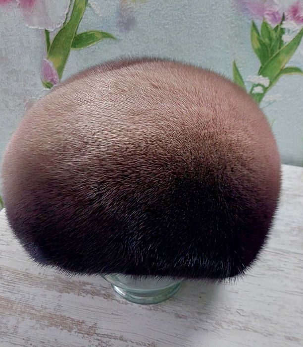 Продам шапку, женскую, зимнюю. Недорого.