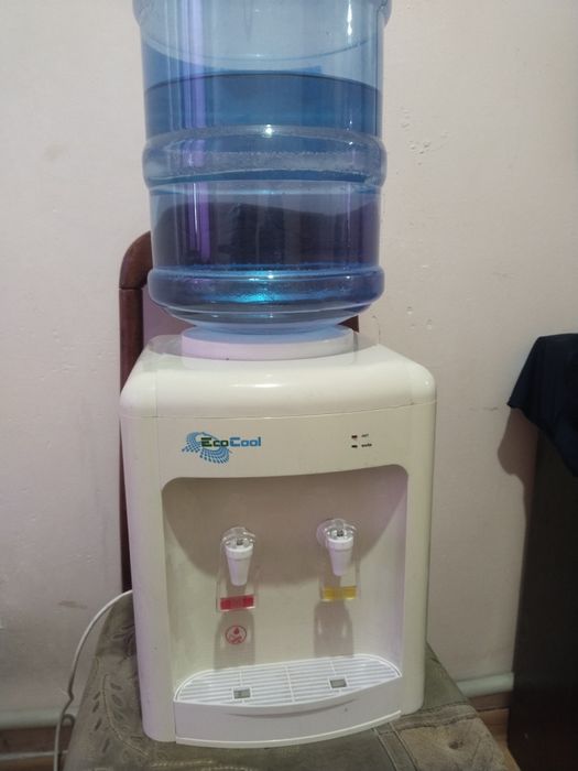 Продам диспенсер для воды