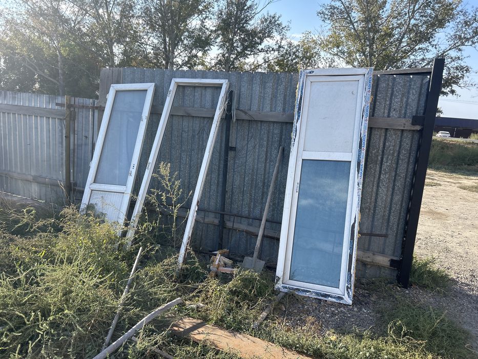 Продам пластиковые двери